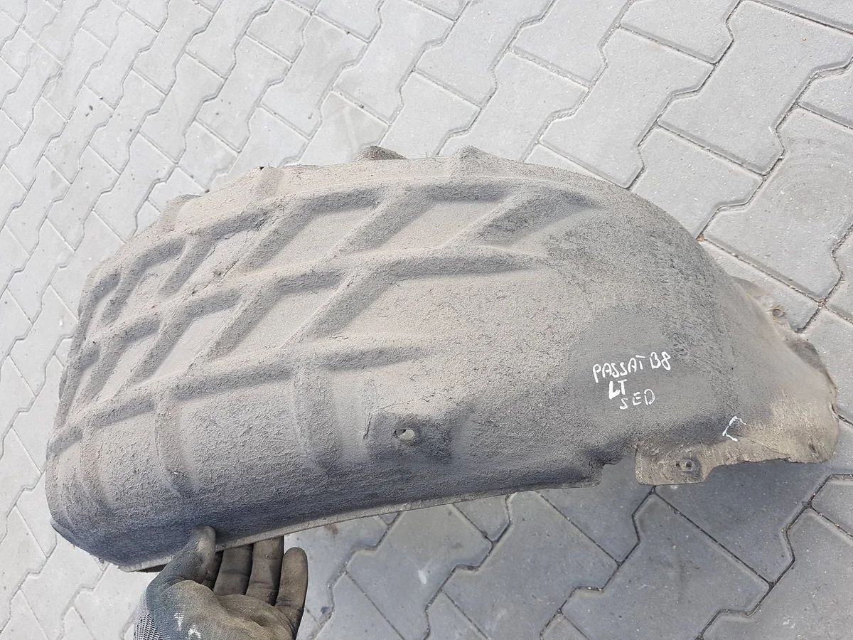 VW Passat B8 Guardabarros Izquierdo Trasero Usado image 5