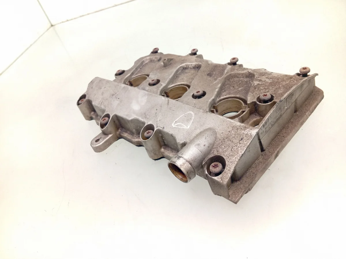 Tampa de Cilindro Audi OE 06E103472L Usada