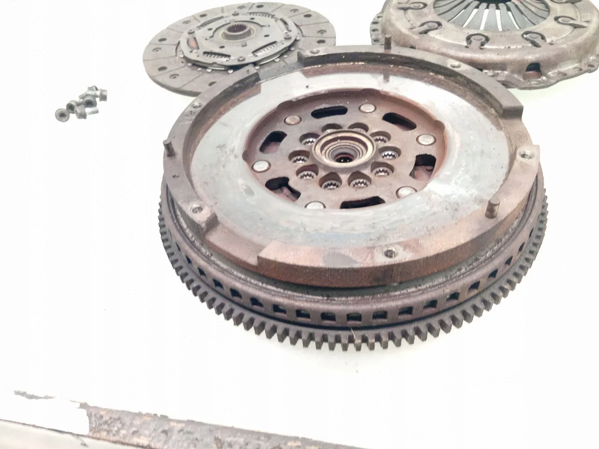 Audi A6 S6 C6 4F kytkinpaketti 06E105266 image 3