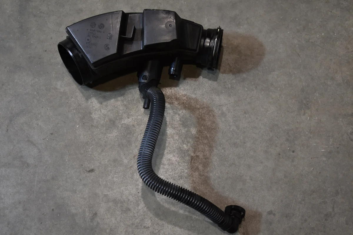 Luftintagsrör BMW X7 G07 G06 G05 Anv 8663614