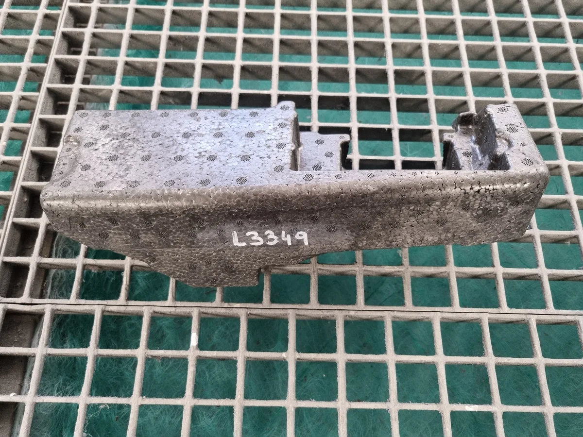 BMW 8 G16 F93 M8 Kofferraumfüllung image 4