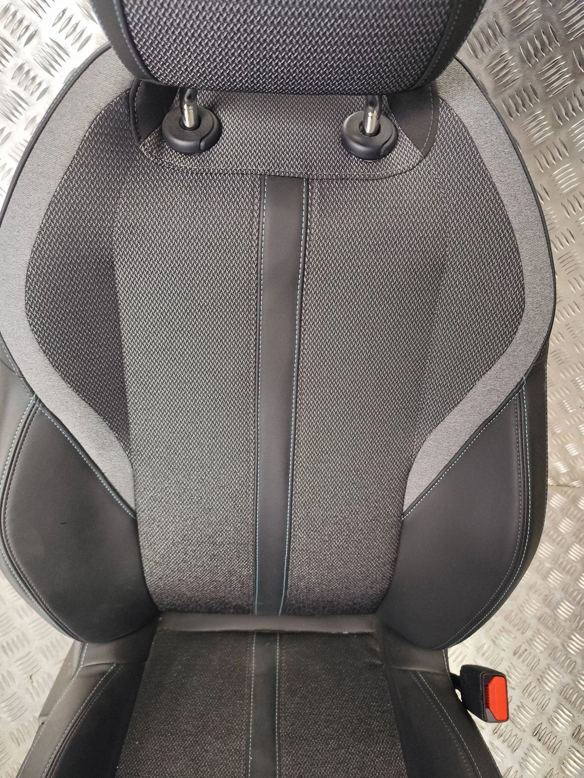 Peugeot 308 III T10 Beifahrersitz GT gebraucht image 3
