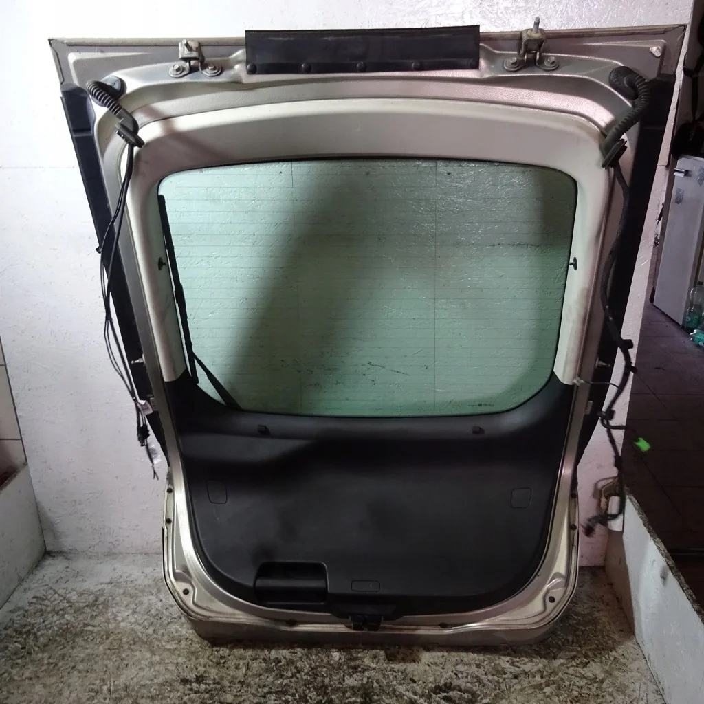 Ford Mondeo MK5 Hatchback Tailgate Used D-37697- image 3