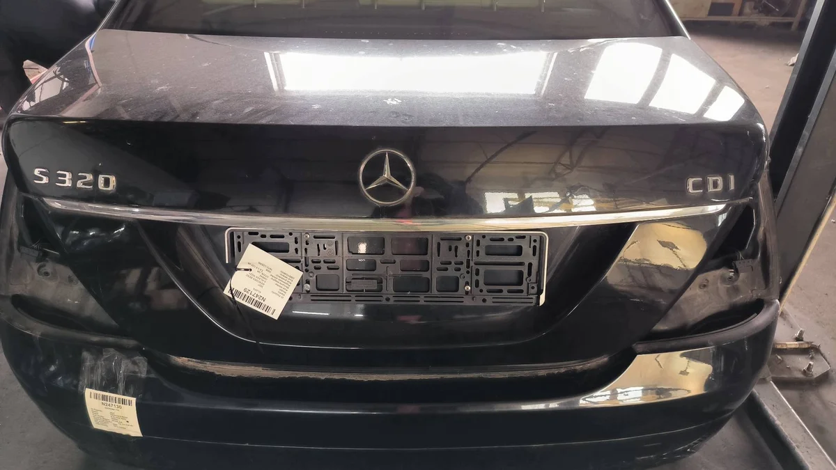 Bagklucka Mercedes-Benz S-Klass W221 197U