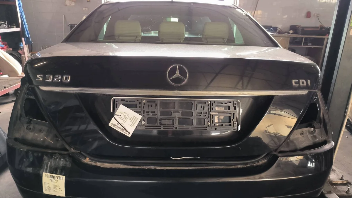 Portón Maletero Mercedes-Benz S-Klasse W221 image 5