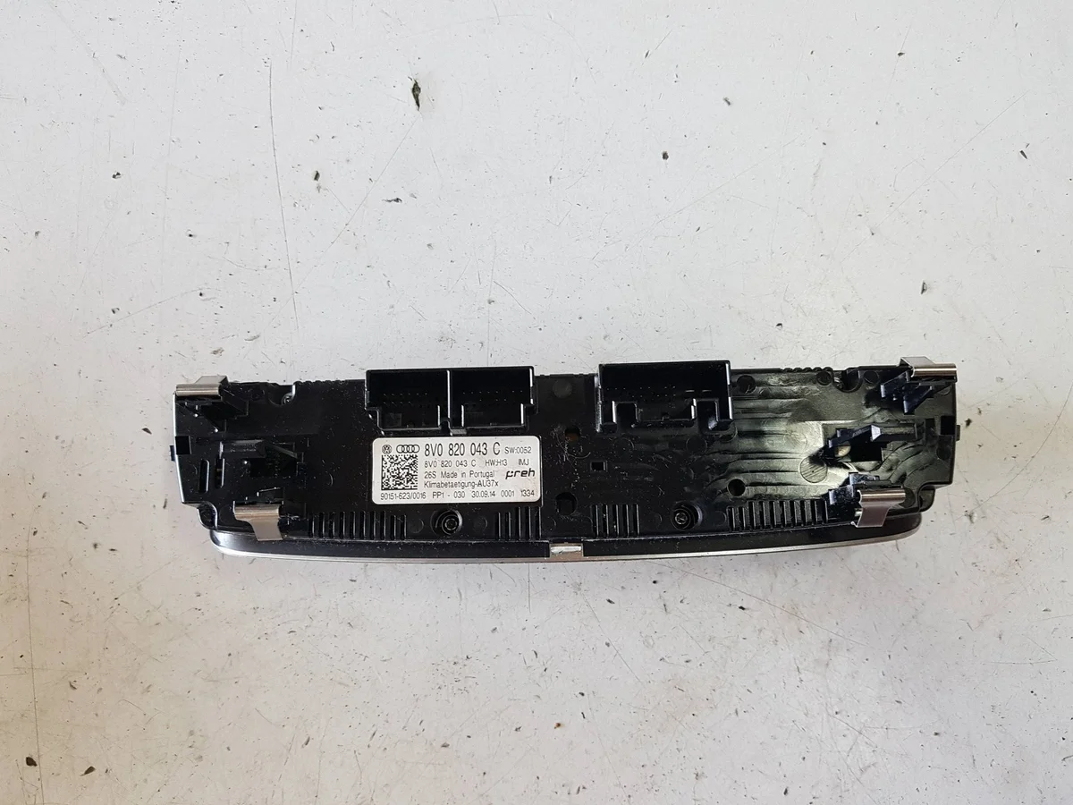 Audi A3 8V Climate Control Panel 8V0820043C image 4