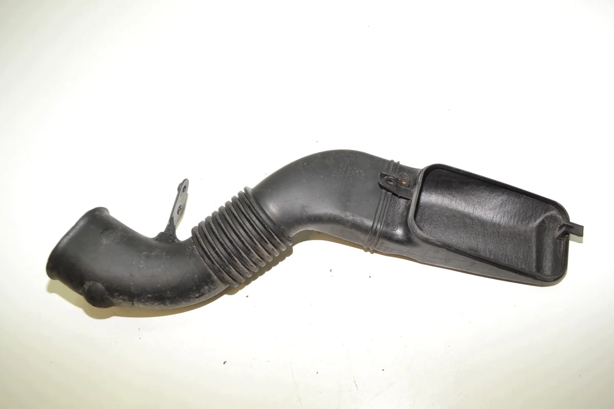 Luftintagsrör BMW E60 E61 LCI 7796270