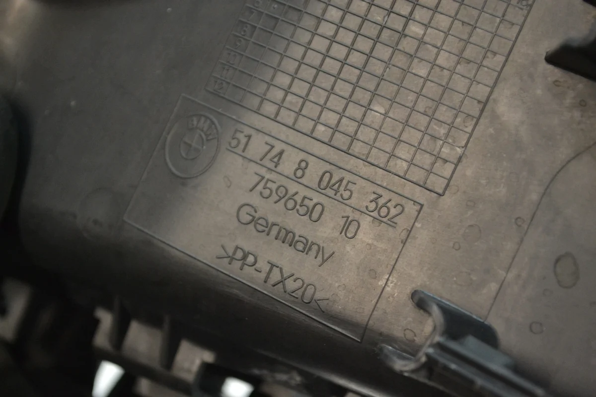 Luftkanal Broms Höger Fram BMW E92 image 5