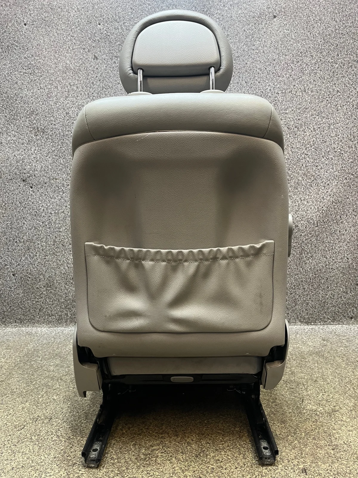 Mercedes W211 nahkaverhoiltu istuin A2118602705 image 8