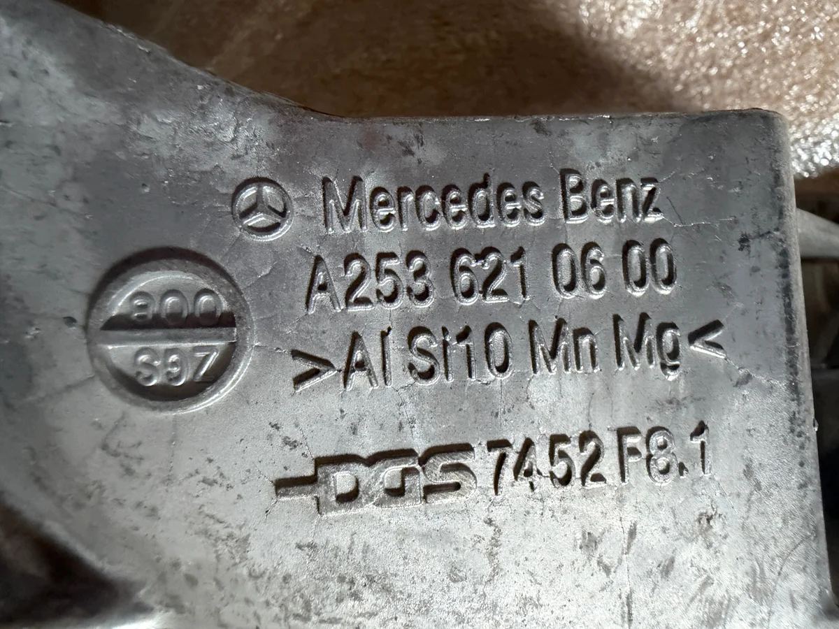 MERCEDES GLC 253 Scheinwerferhalterung links image 3