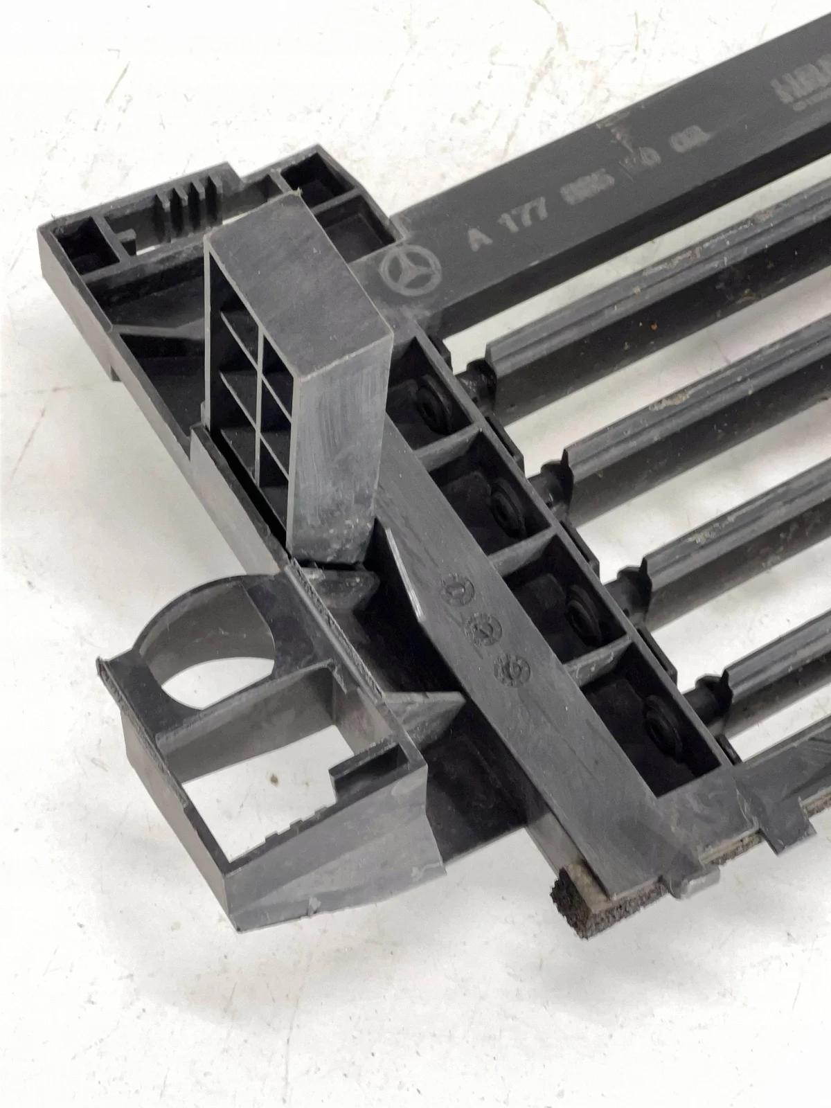 Mercedes W177 Luftjalusi, OEM A1778850003 image 10