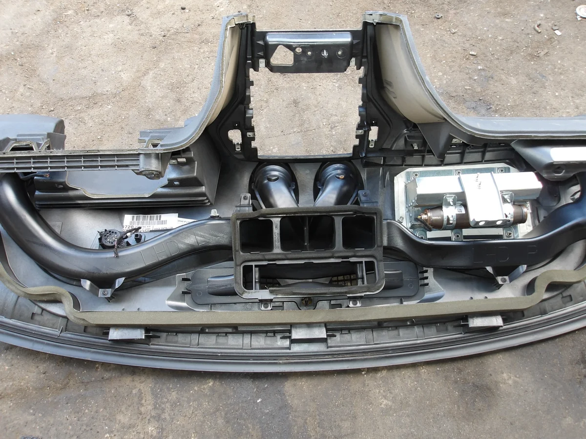 Ford Mondeo Mk4 Kojelauta CD345 IP LHD image 10