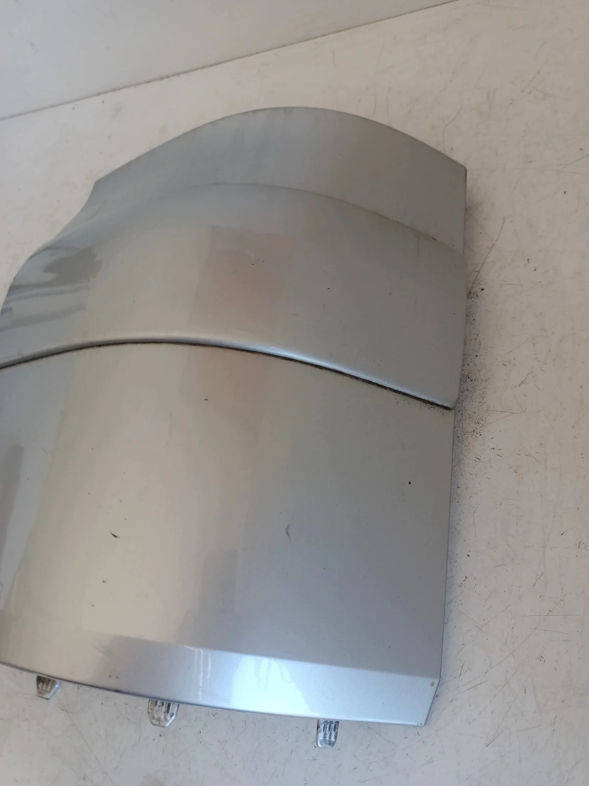 VW Multivan T5 Bumper Corner Right 7H0807322C image 3