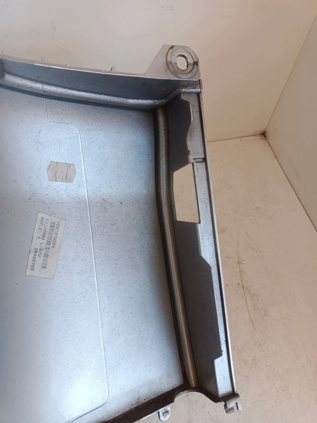 VW Multivan T5 Bumper Corner Right 7H0807322C image 9