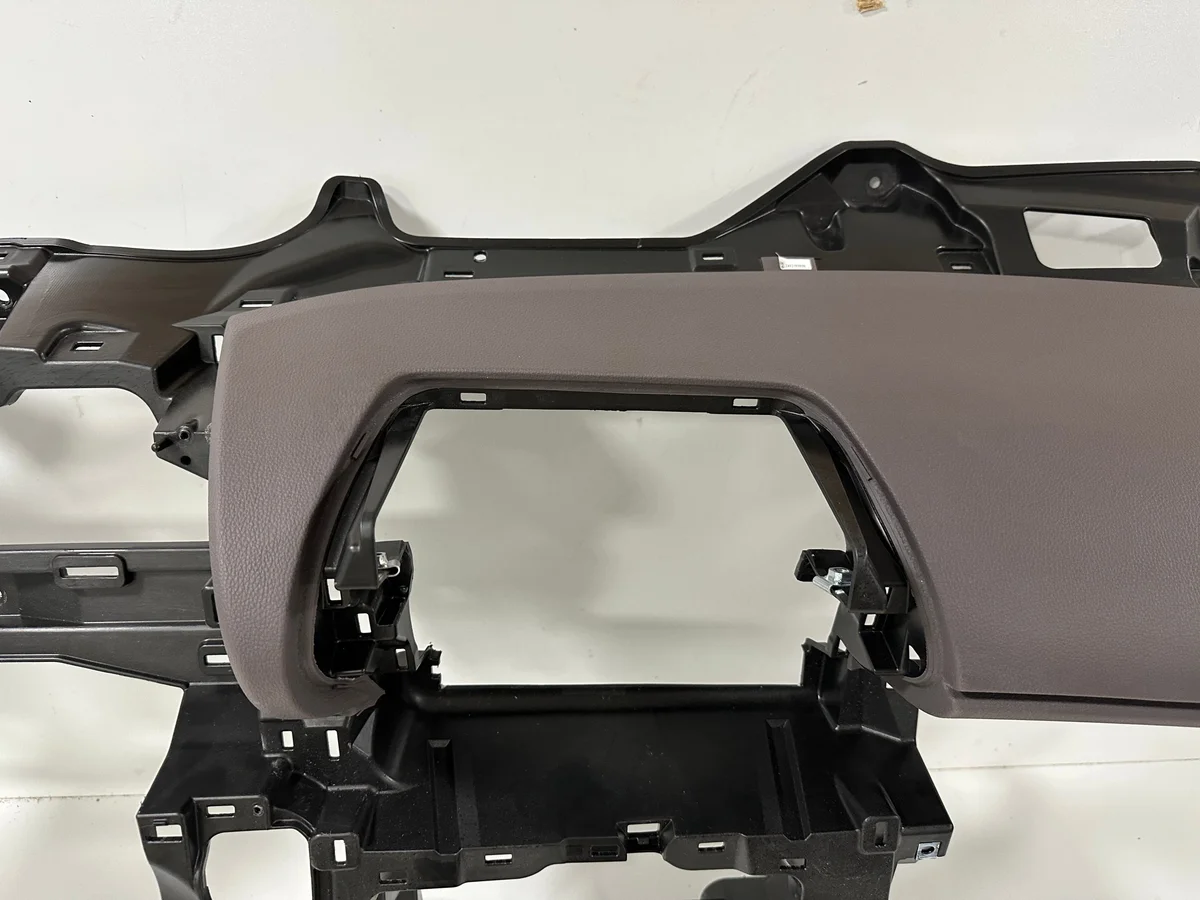 Armaturenbrett Toyota Yaris Cross 55302-0D370 image 3
