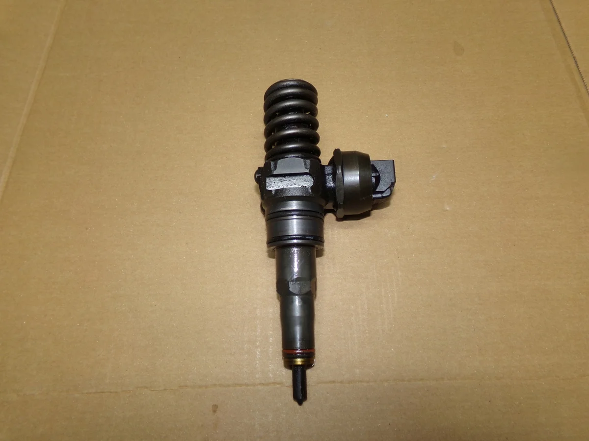 Volkswagen 038130073BC Pompowtryskiwacz