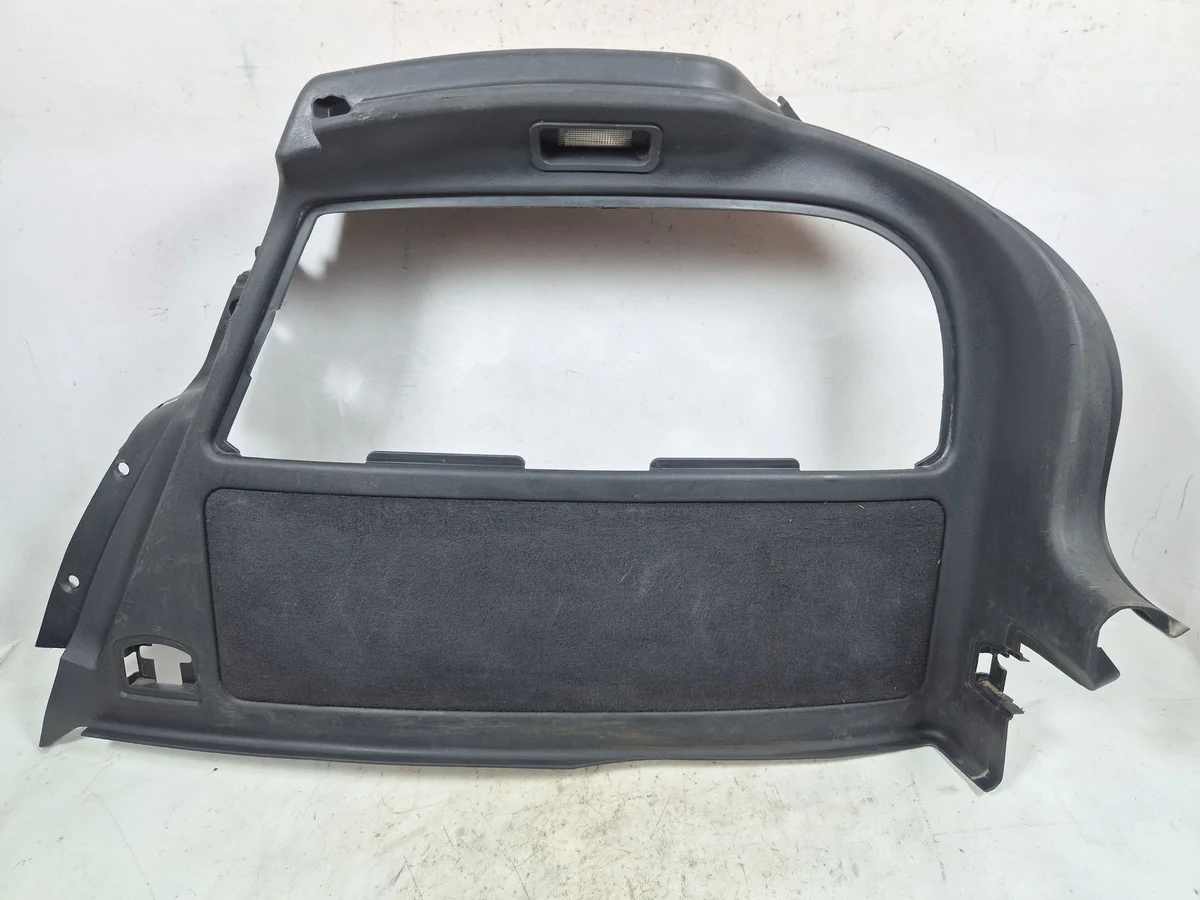Revestimento Porta-Malas Audi A3 S3 8L Direito Usado
