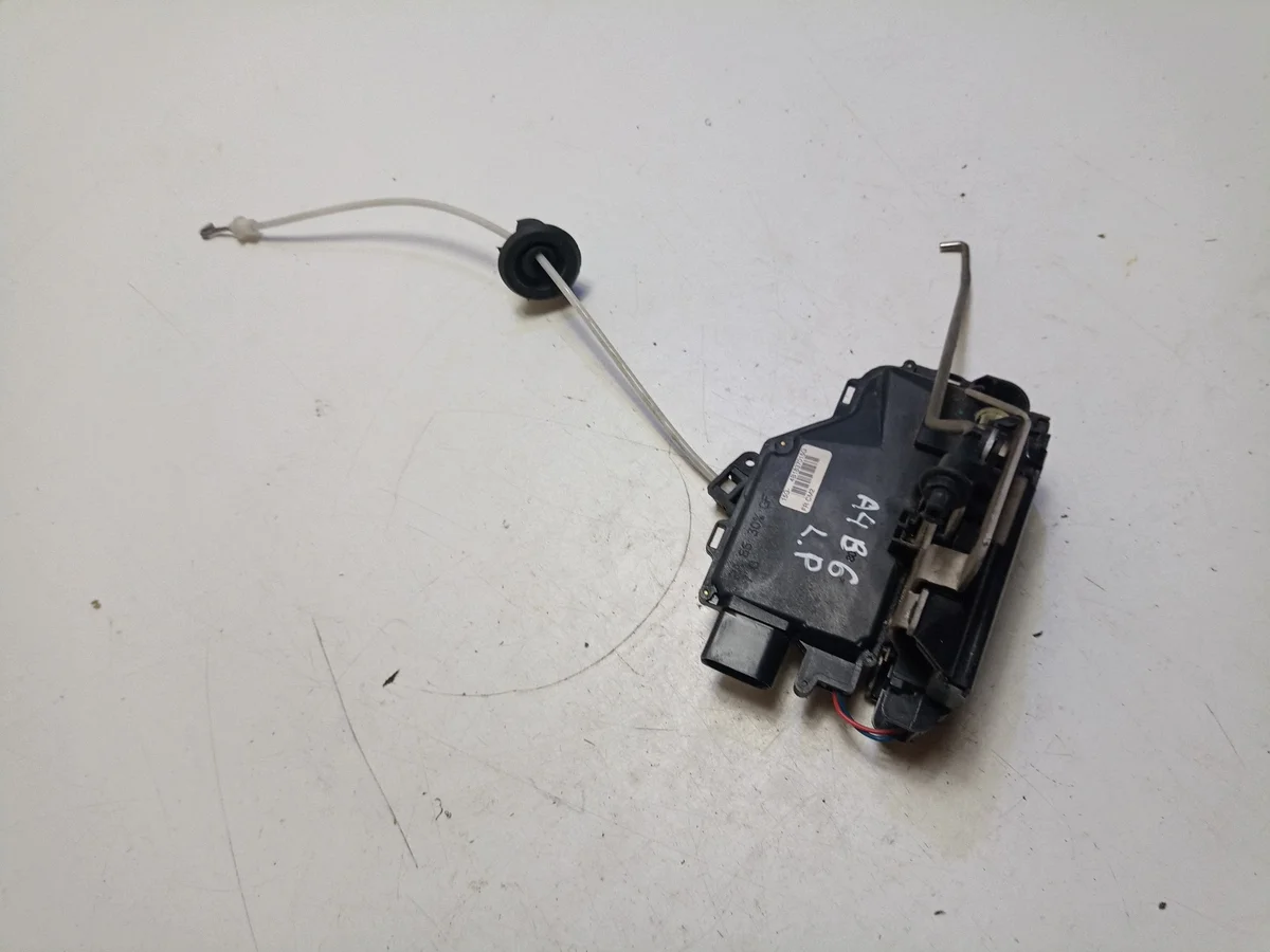 Serrure porte avant gauche Audi A4 S4 B6 4B1837015G