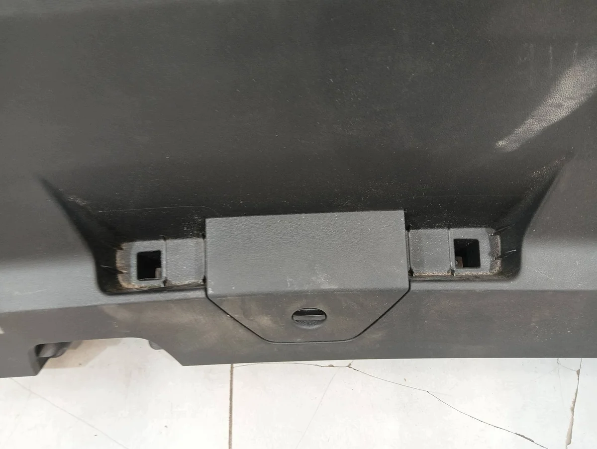 Bagagerumsluckans sidopanel VW Touran III image 4