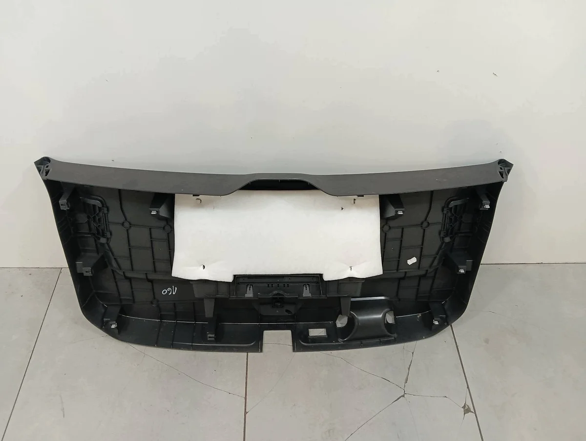Bagagerumsluckans sidopanel VW Touran III image 5