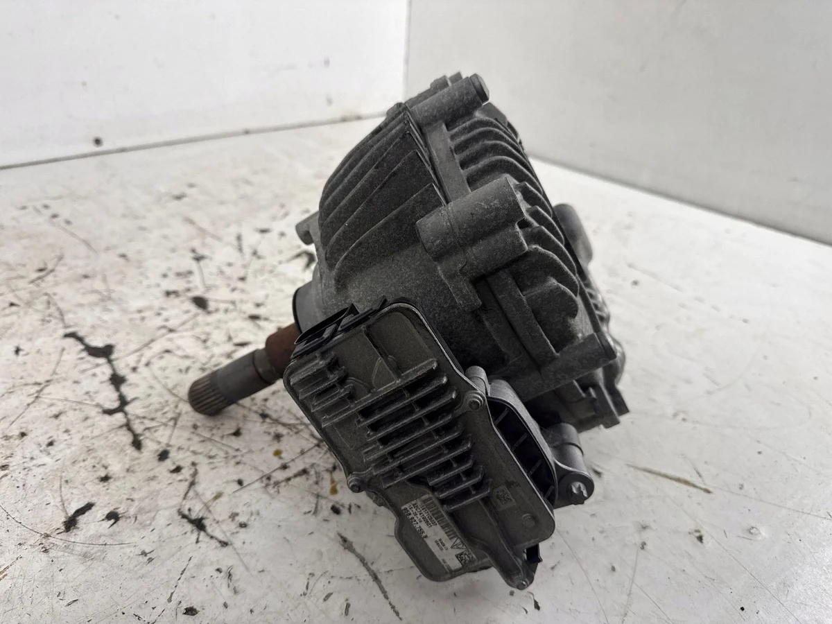 Porsche Macan 3.0 TDI Gearbox Reducer 95B341010 image 5