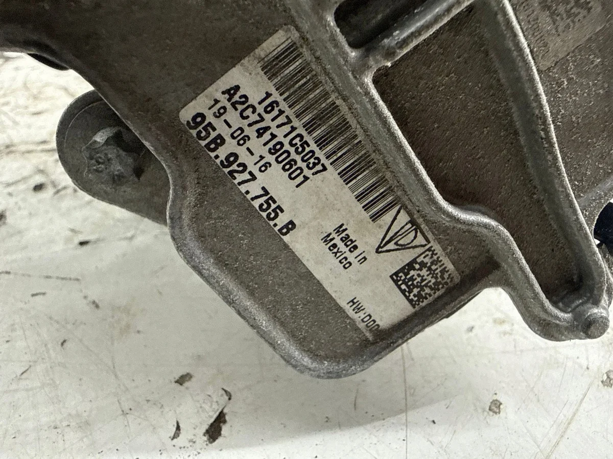 Porsche Macan 3.0 TDI Gearbox Reducer 95B341010 image 7