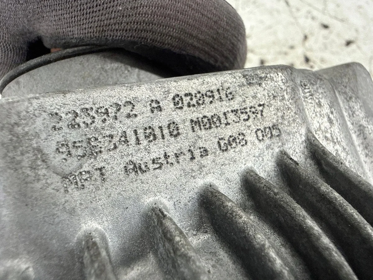 Porsche Macan 3.0 TDI Gearbox Reducer 95B341010 image 8