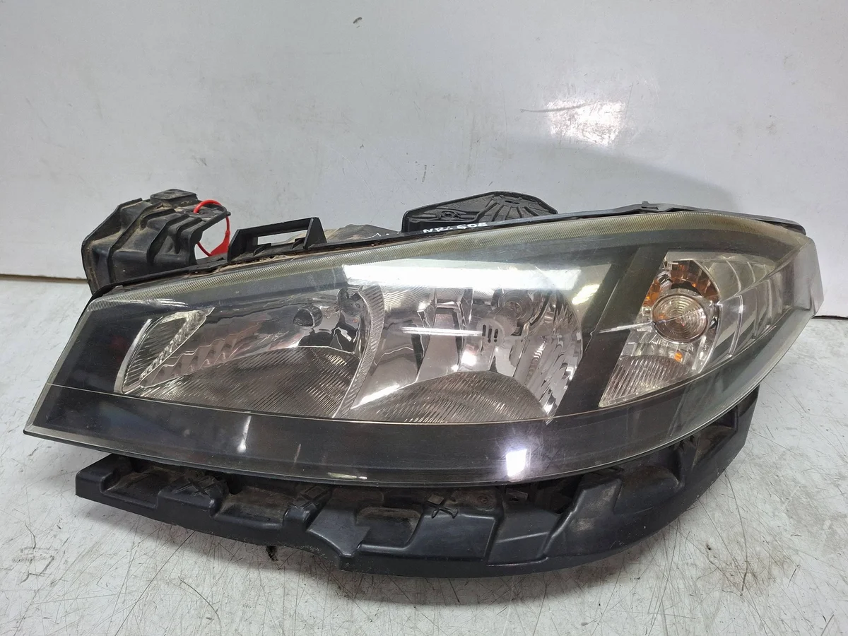 Farol Esquerdo Renault Laguna II 8200481196