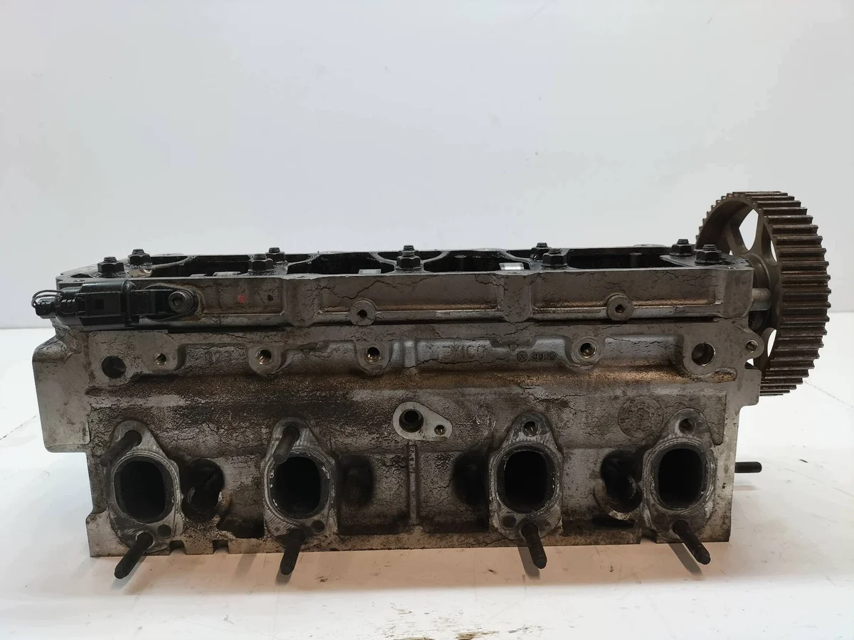 Cilinderkop 1.6 8V MPI VW Golf V image 5