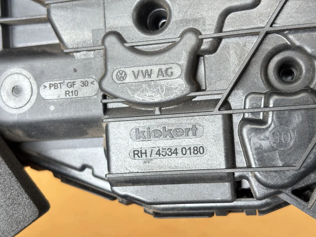 Mécanisme serrure porte AVANT DROIT VW TOURAN image 6