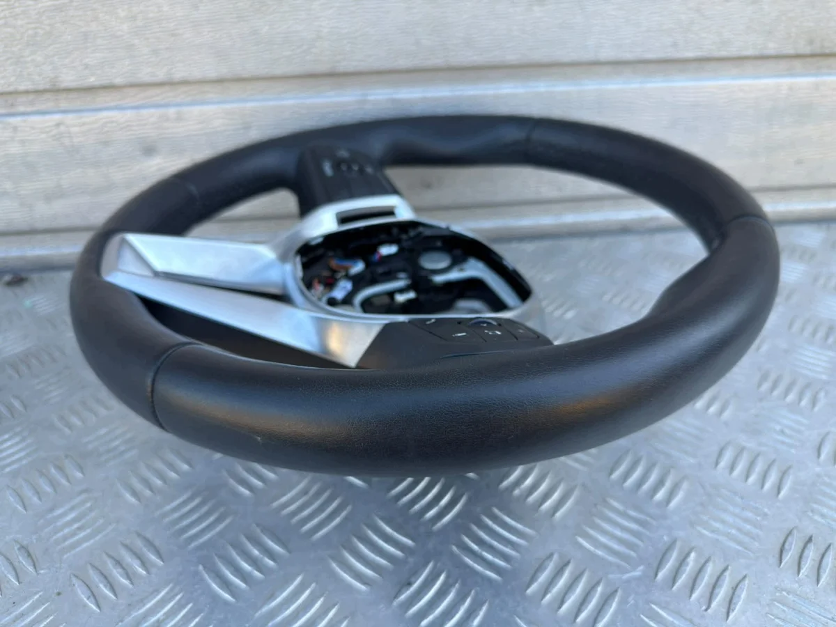 BMW X1 U11 X2 U10 Lederlenkrad Multifunktion image 4