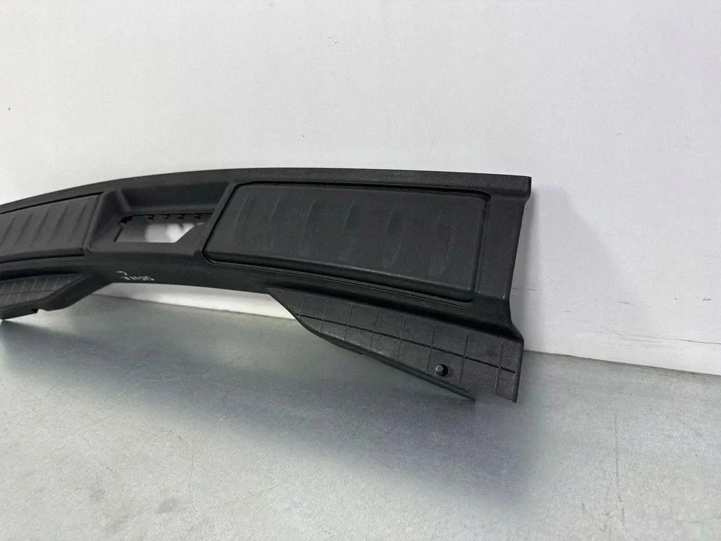 Jaguar F-Pace 2018 Bagage Trunk Sill Cover image 3