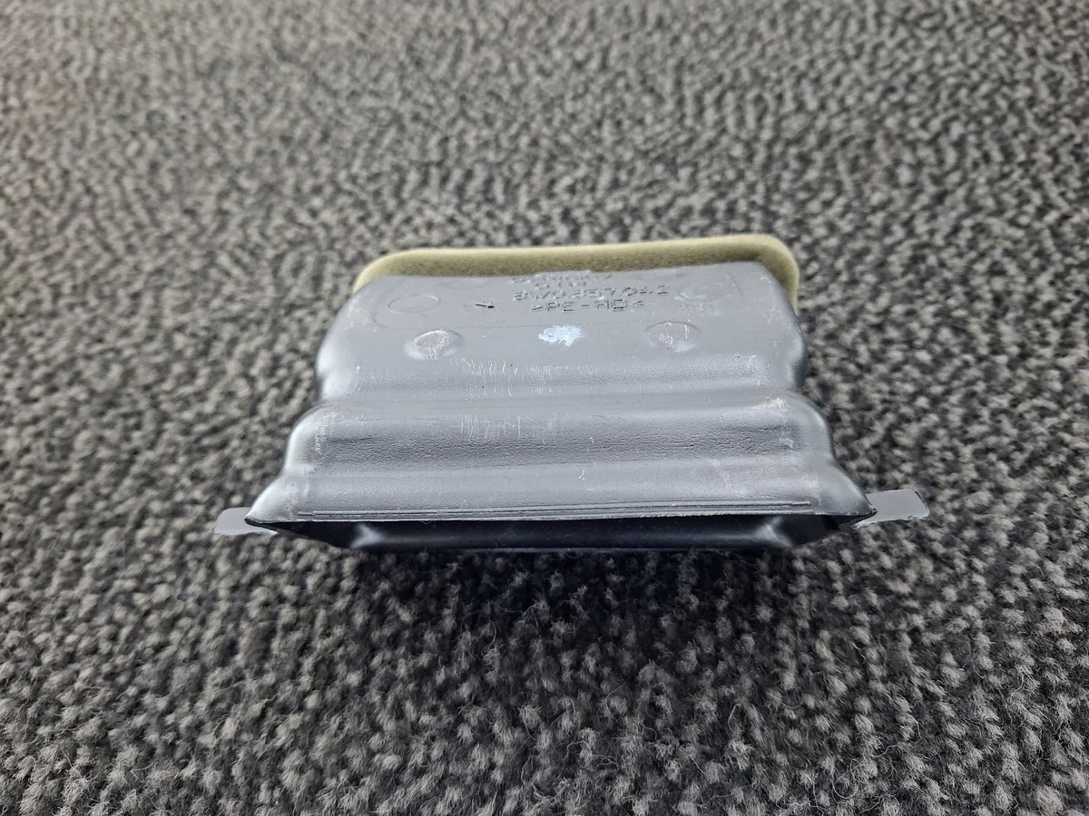 Audi A4 S4 B9 8W Canal d'air cabine 8W0857042 image 4