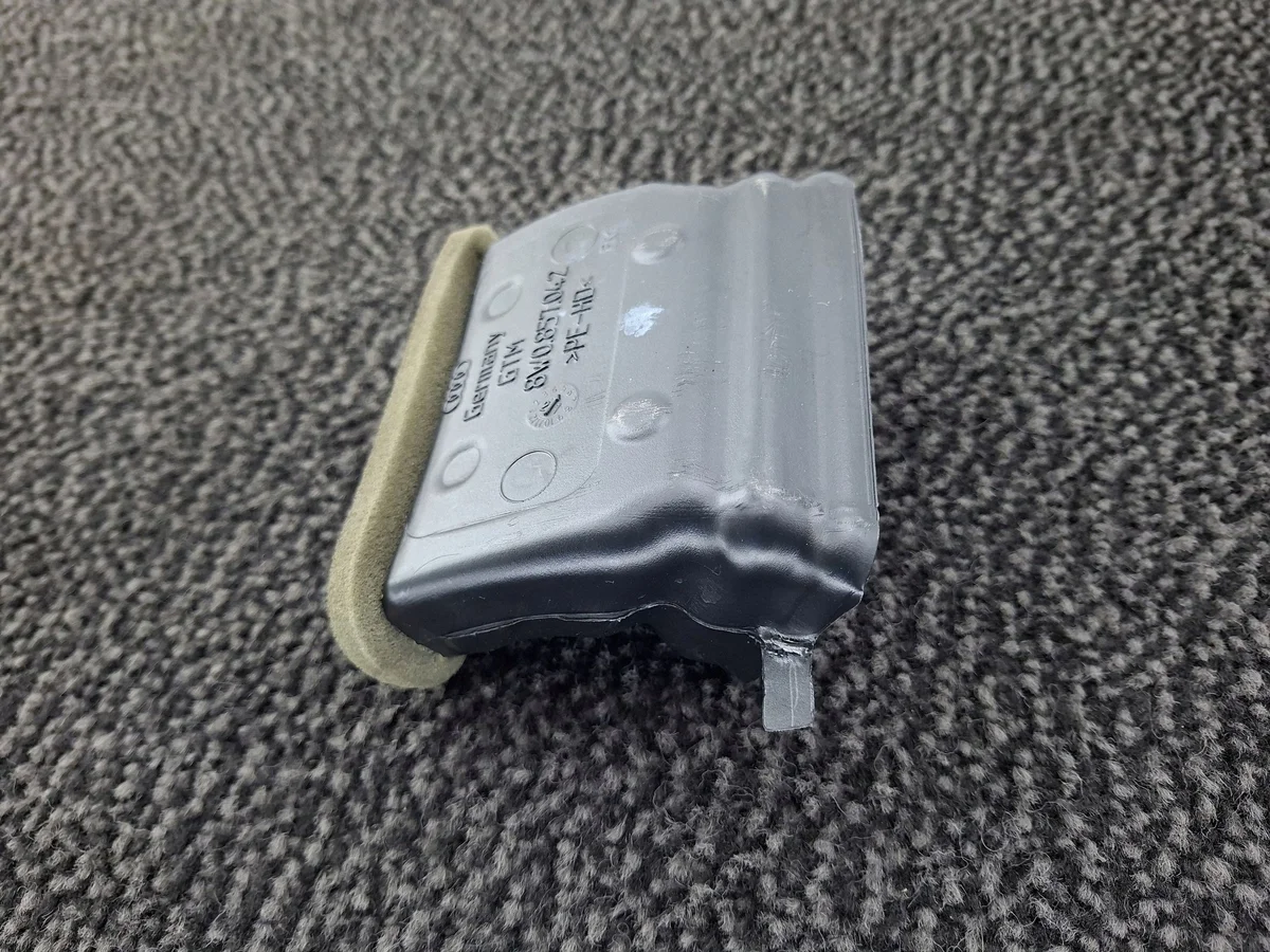 Audi A4 S4 B9 8W Canal d'air cabine 8W0857042 image 5