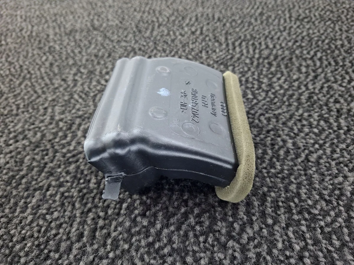 Audi A4 S4 B9 8W Canal d'air cabine 8W0857042 image 7