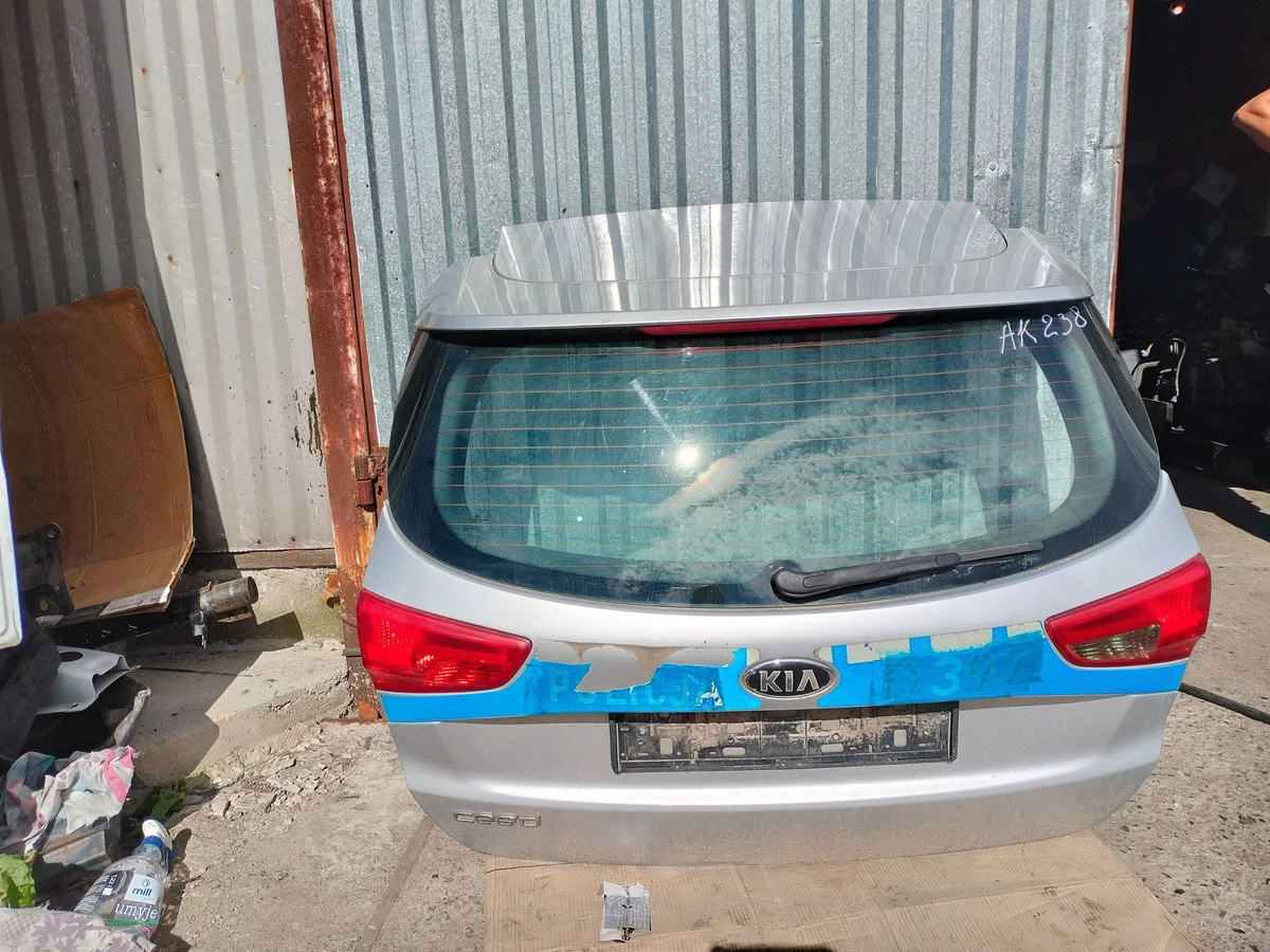 Portón Maletero KIA Ceed II AK238
