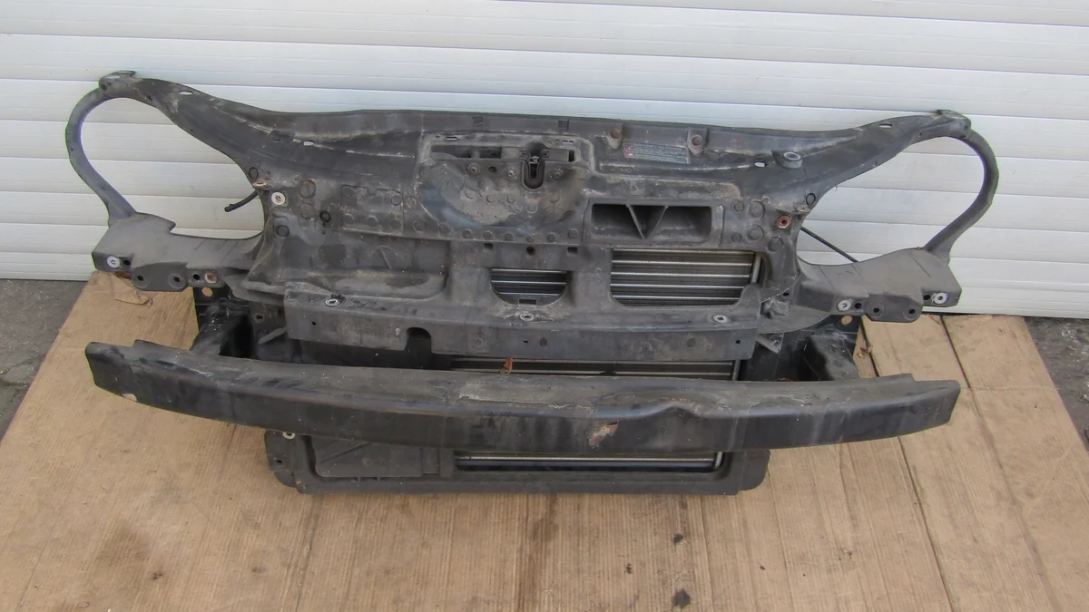 VW Polo 4 9N OKULAR PAS AVANT COMPLET