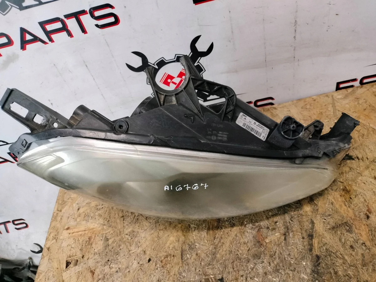 2009 Citroen Berlingo Right Headlight 9682828180 image 3