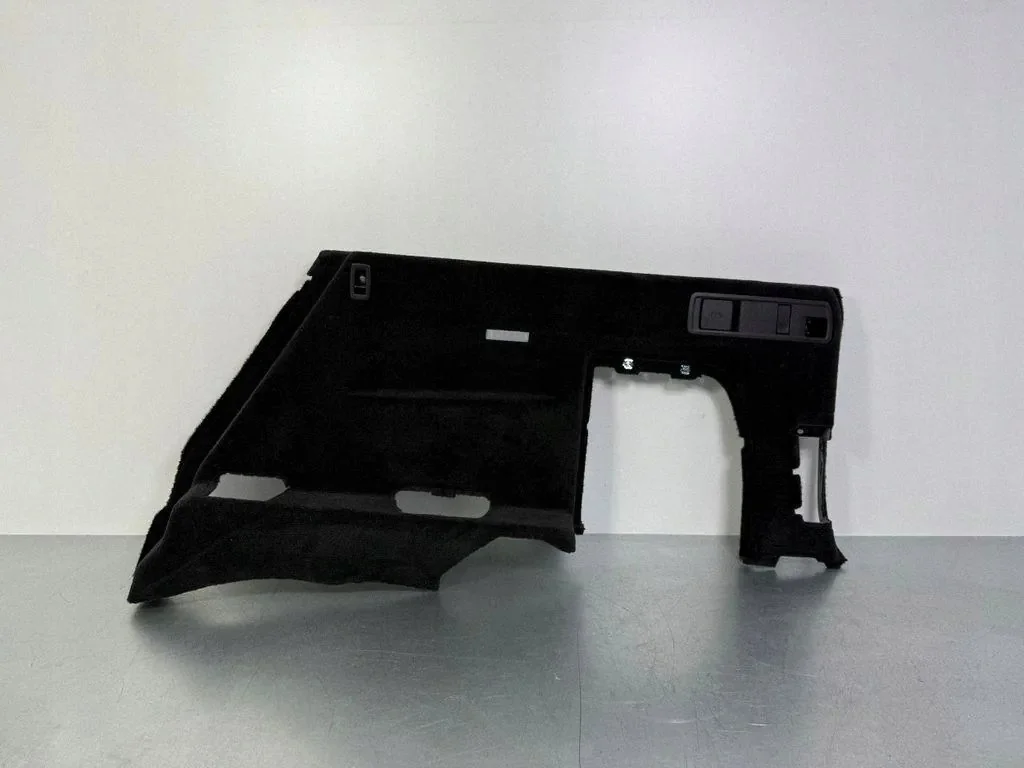 Garniture coffre BMW X5 G05 Droite OEM 7438220