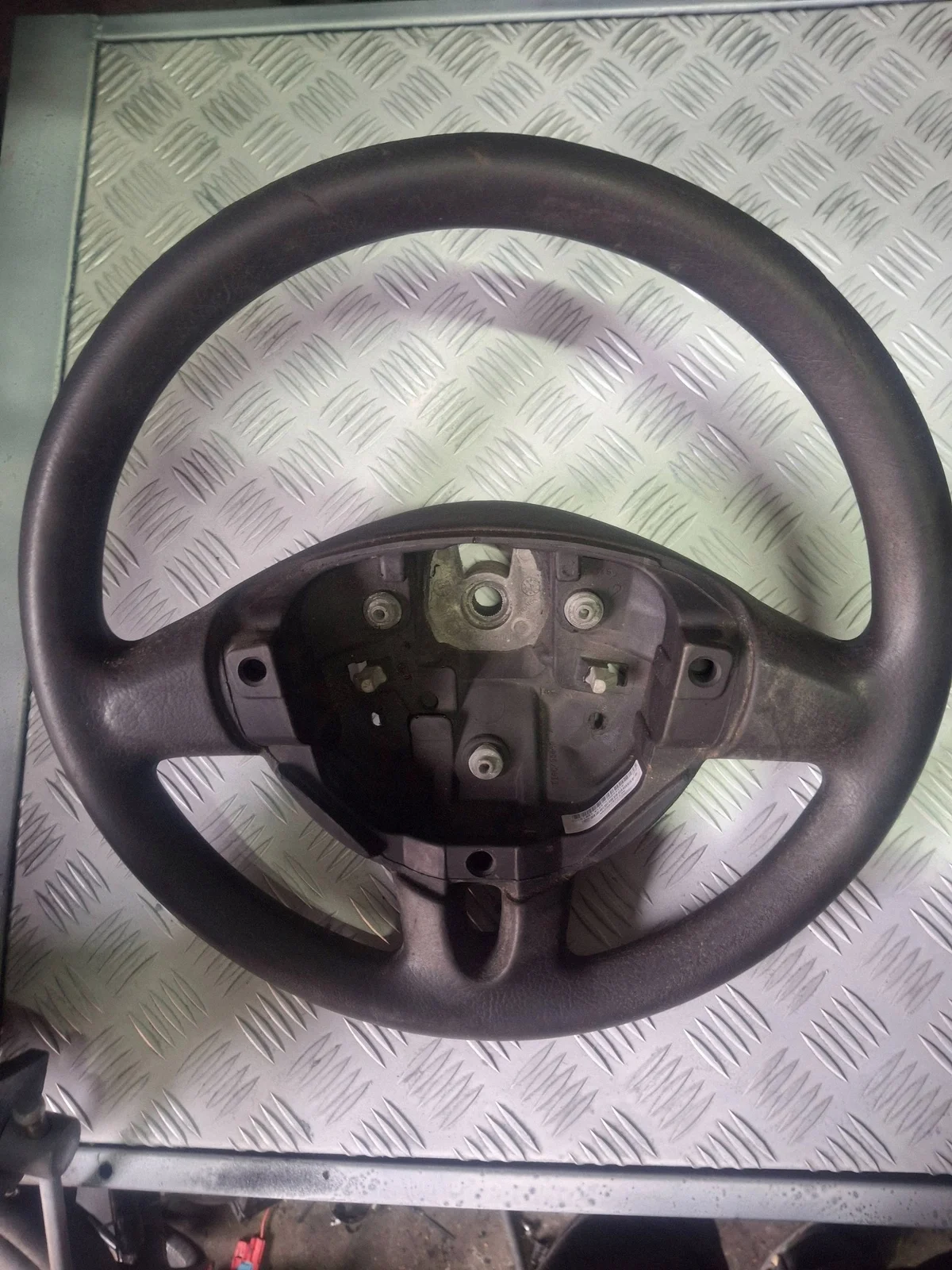 Volante Renault OE 8200455669 Usado