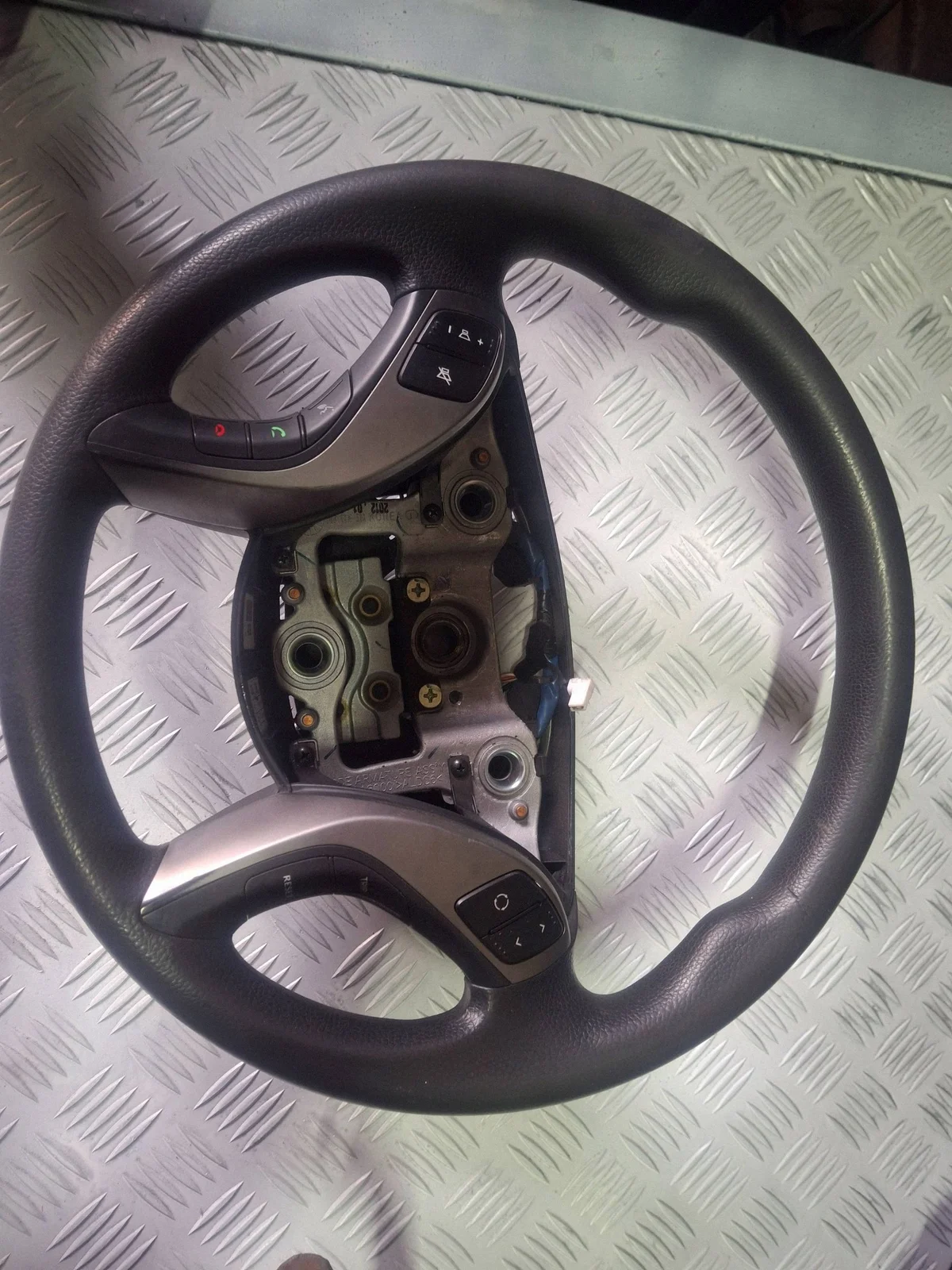Volante Hyundai OE 56113-A6000 Usado