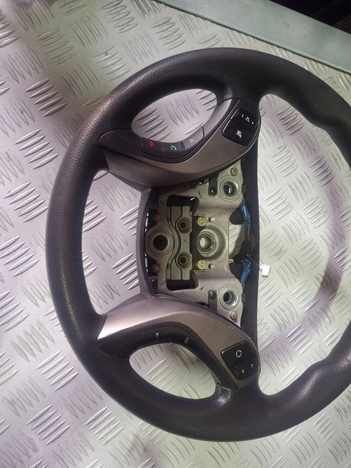 Stuur Hyundai OE 56113-A6000 Gebruikt image 3