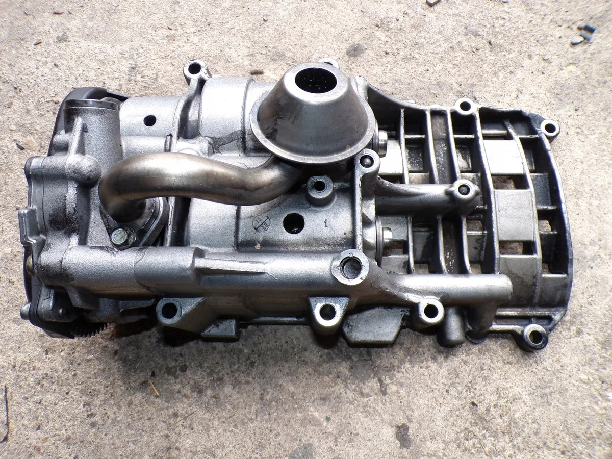 Bomba de Óleo BMW OE 8058052011 Usada