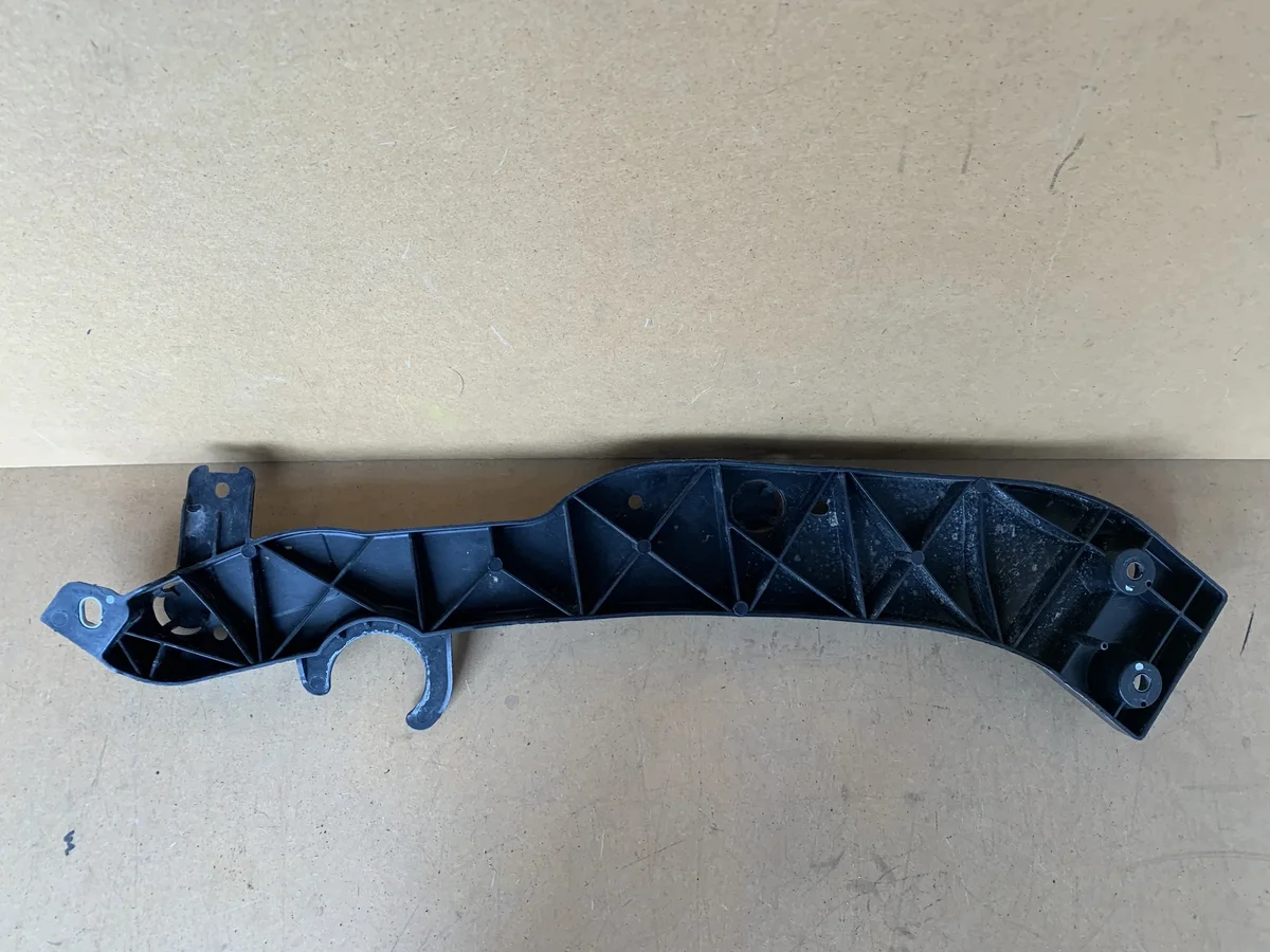 Support glissière ceinture avant droit Citroën image 3