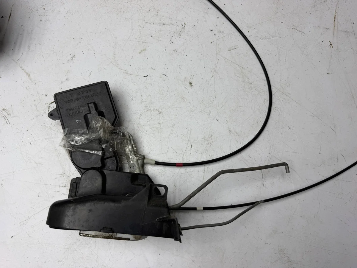 Serrure porte avant gauche Mazda 6 02-06 KOR3569