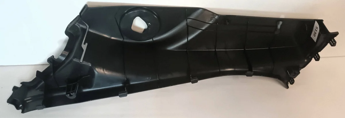 Cache latéral droit banquette arrière Toyota Auris E180 image 4