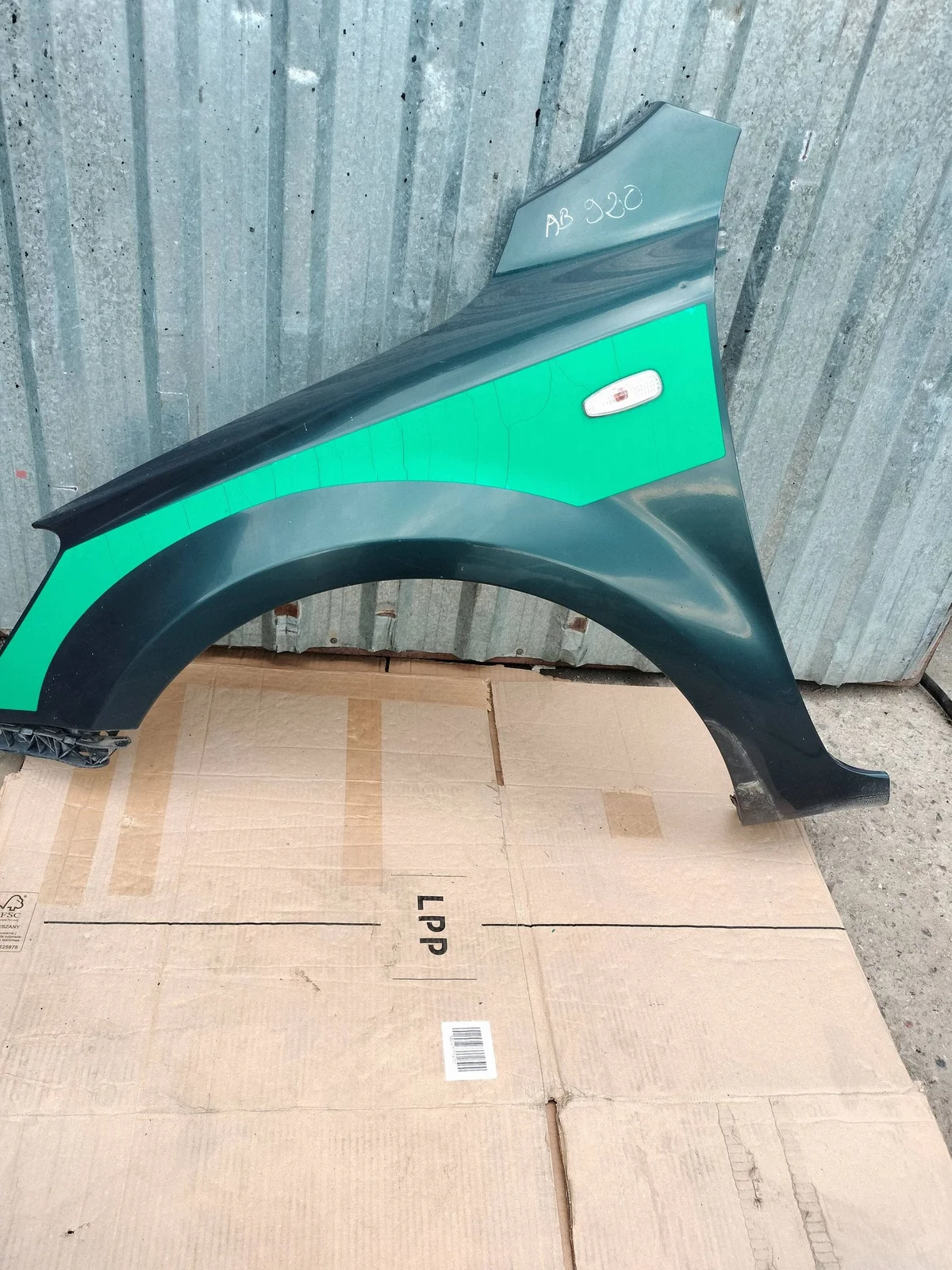Kotflügel vorne links KIA Ceed I AB920