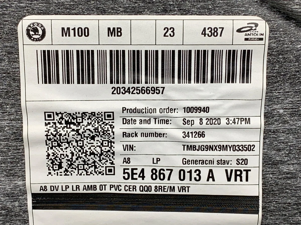 Skoda Octavia IV 5E4867013A Türverkleidung links vorne image 5