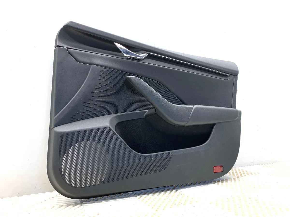 Skoda Octavia IV dörrpanel höger fram image 3