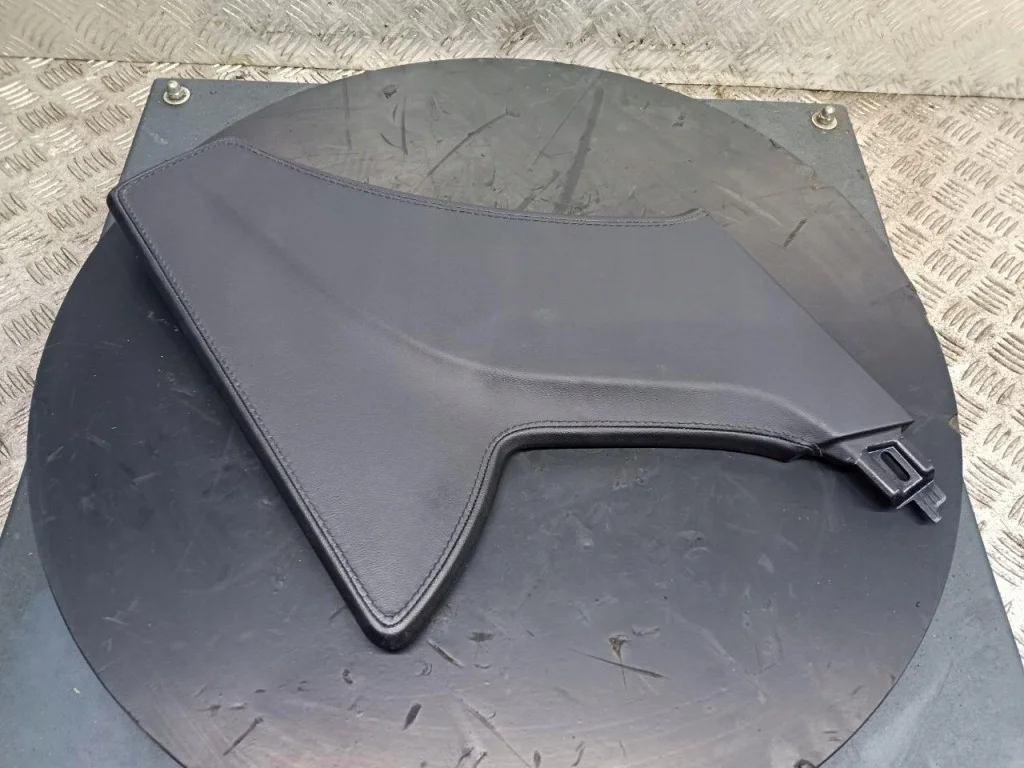 Tesla Model S Cache Tunnel Gauche 1008224-00-F